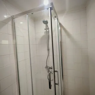 Fontanero y Reformas: Fontanería, Carpintería y Pi