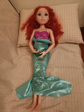 Muñecas Princesas Disney Rapunzel y Ariel 80cm