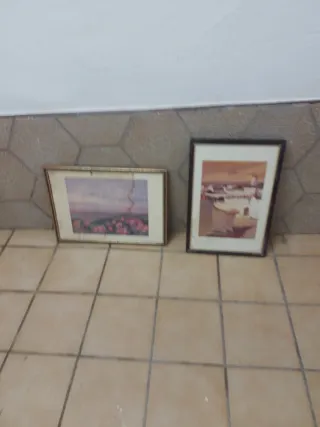 Marcos de fotos dorados y multicolores