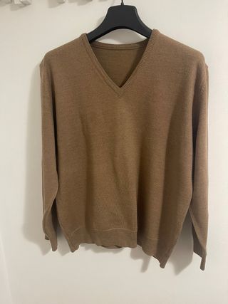Jersey de lana beige hecho en España
