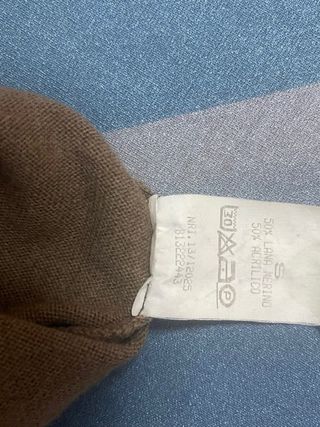 Jersey de lana beige hecho en España