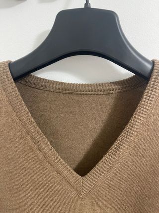 Jersey de lana beige hecho en España