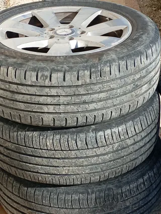 Llantas Mercedes 16 con neumáticos