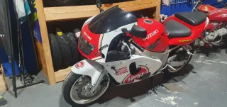 Suzuki GSX 600 R
