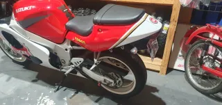 Suzuki GSX 600 R