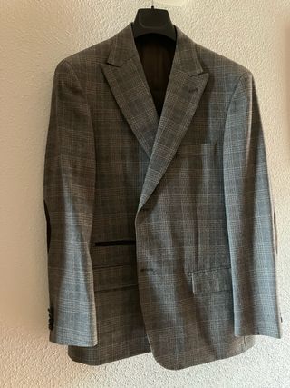 Traje de caballero azul y marrón