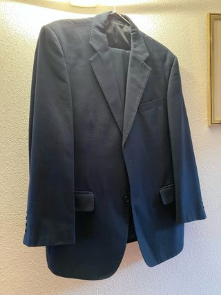 Traje de caballero azul y marrón
