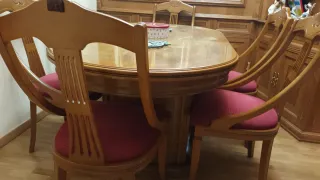 Mesa comedor extensible y 6 sillas (en Madrid).