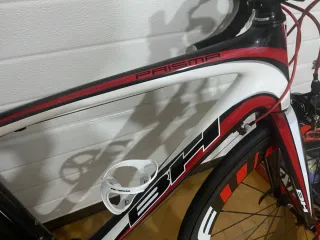 Bicicleta de carretera BH Prisma Carbono