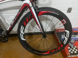 Bicicleta de carretera BH Prisma Carbono