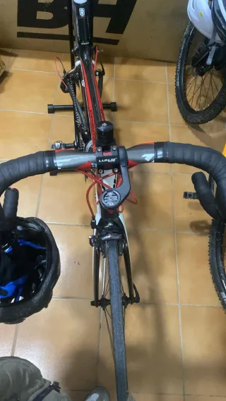 Bicicleta de carretera BH Prisma Carbono