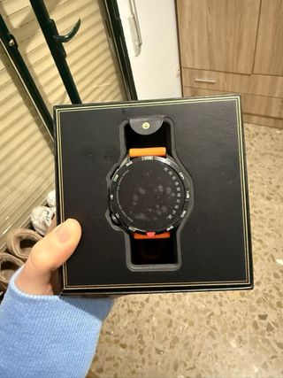 Smartwatch Negro y Naranja