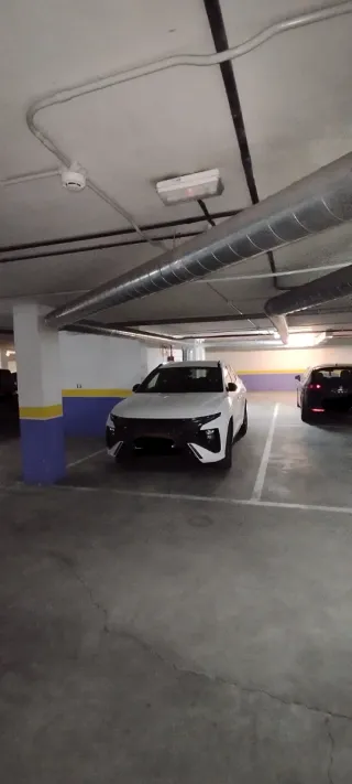 Plaza garaje para coche grande