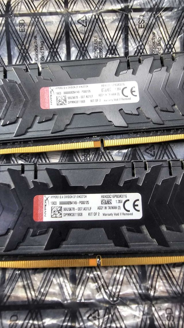 2x 8GB DDR4 3200MHz HyperX Predator