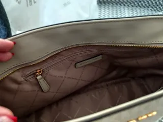 Bolso Michael Kors Beige y Dorado