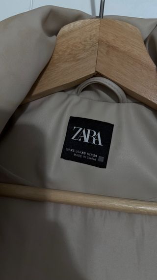 Chaleco largo acolchado Zara beige