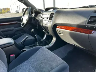 Toyota Land Cruiser 2004