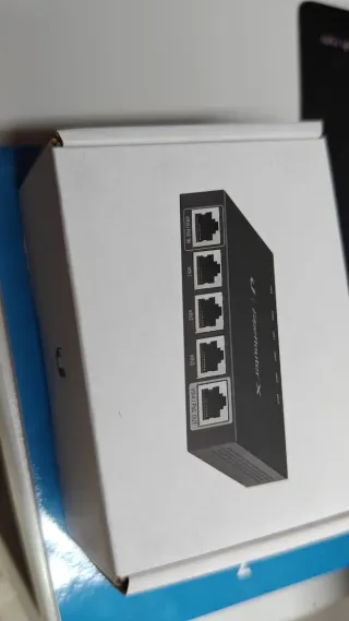 Router Ubiquiti ER-X precintado