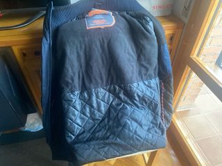 Chaqueta Superdry Azul Marino, con piel en capucha