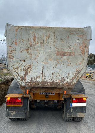 Semirremolque volquete Fruehauf bañera