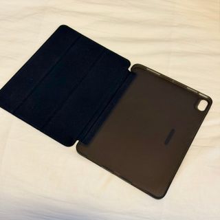 Custodia magnetica ESR per iPad nera