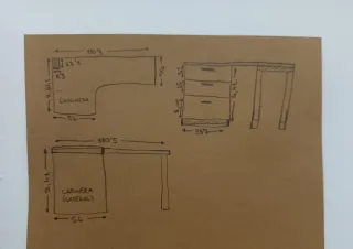 Mesa de escritorio y mesilla naranja y madera