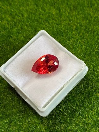 Zaffiro multicolor 5.65 ct taglio Pera certificato