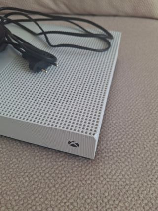Xbox One S Blanca 500 GB + Mando