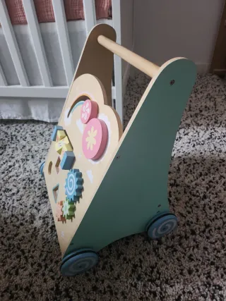 Correpasillos de madera con actividades ✨️