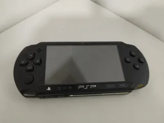 Consola PSP Sony + 4 UMDs + Tarjeta 4GB