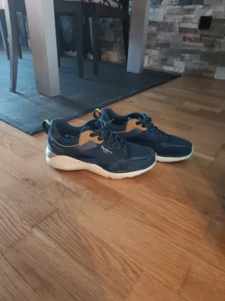 Zapatillas Pepe Jeans Azul y Beige. 44