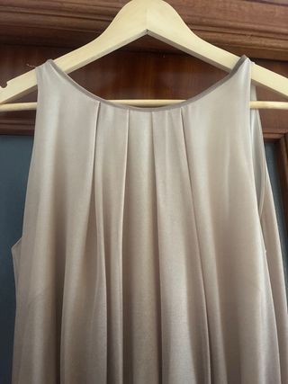 Vestido largo beige/marrón con cinturón de flores