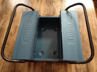 Caja de herramientas metálica