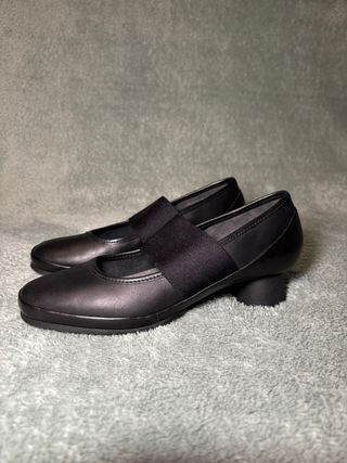 Zapatos Camper tacón bajo negros