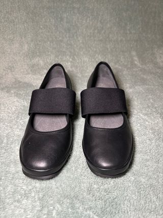Zapatos Camper tacón bajo negros