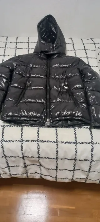 Cazadora acolchada negra mujer