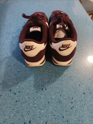 Zapatillas Nike Cortez.      Talla 39. NUEVAS.