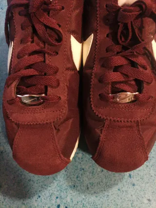 Zapatillas Nike Cortez.      Talla 39. NUEVAS.