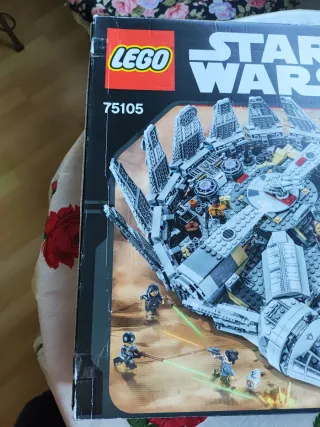 LEGO Star Wars 75105 Millennium Falcon .