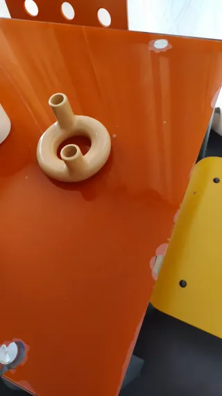 Mesa y 4 Sillas Naranja y Amarillas