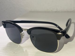 Gafas de sol polarizadas negras y plateadas