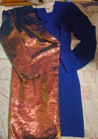 Vestito blu con paillettes