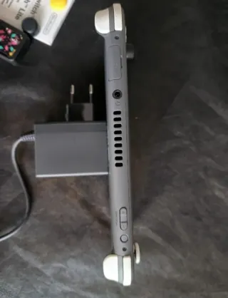 Nintendo Switch Lite + 2 Juegos