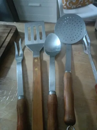 Set Utensili Barbecue Legno e Metallo