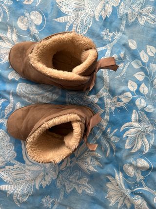 Botines modelo sky estilo apreski talla 35 MTNGkid