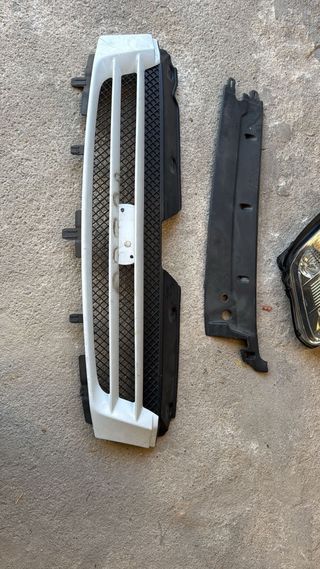 Grelha Iveco 2.3 hpe 2009-2012