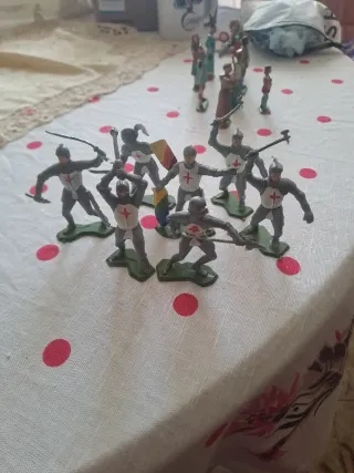 7 Soldatini Cavalieri Medievali Plastica Anni 60