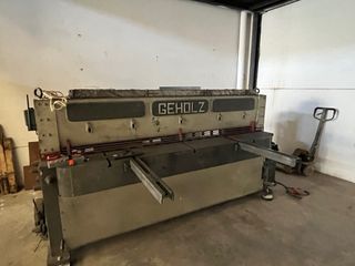 Plegadora hidráulica y cizalla mecánica