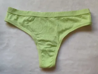 Conjunto sujetador y tanga verde