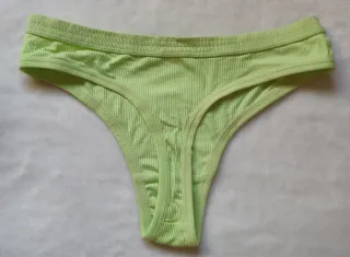 Conjunto sujetador y tanga verde